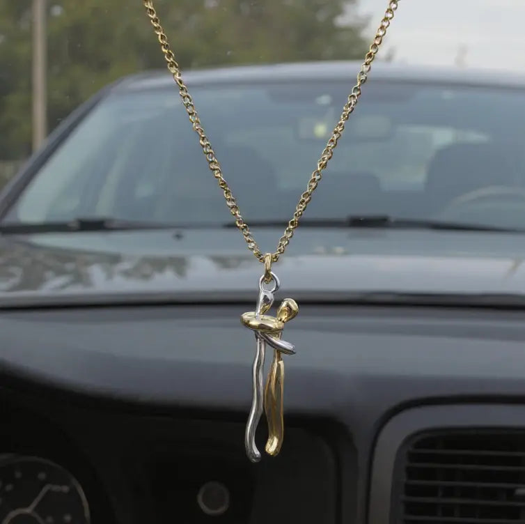 Hug Pendant Necklace – Stylish Couple Jewelry